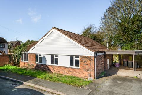 4 bed property, in Park Lane, £230,000