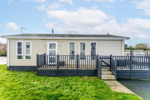 1 bed property, in Olive Grove, £50,000