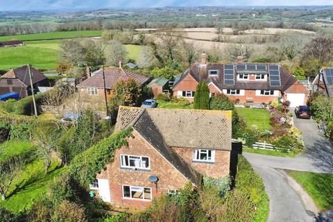 2 bed property, in Beacon Lane, £395,000