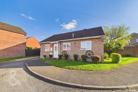 2 bed property, in Ropes Walk, £250,000
