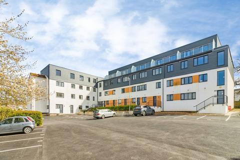 1 bed property, in Parkers Way, £155,000