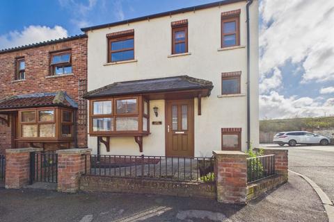 3 bed property, in Front Street, £165,000