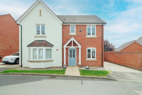 4 bed property, in Rushwick, £449,000