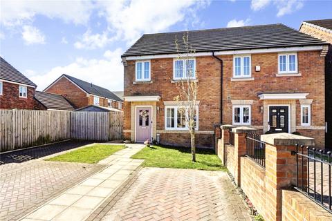 3 bed property, in Albion Close, £180,000