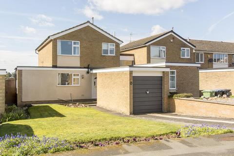 3 bed property, in Naseby Way, £290,000