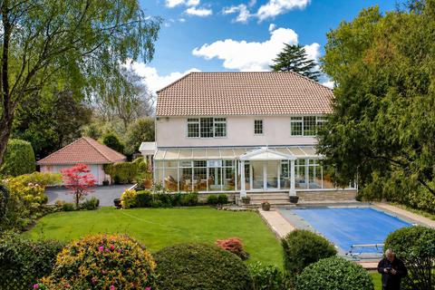 5 bed property, in The Avenue, £1,600,000