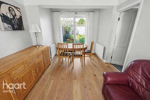 3 bed property, in Willow Tree Lane, £500,000
