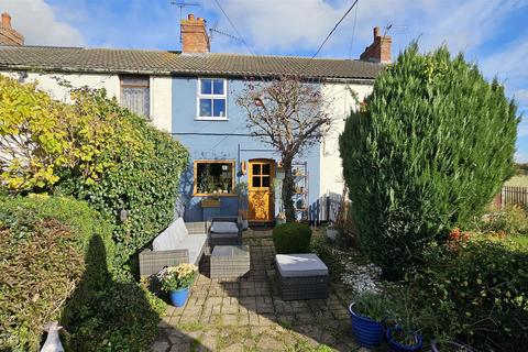 3 bed property, in Main Road, £259,950