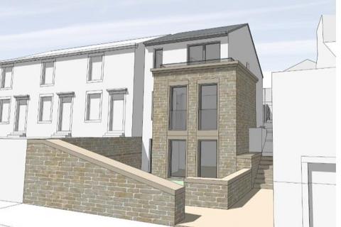 3 bed property, in Stubbins Lane, £100,000