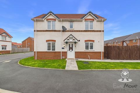 3 bed property, in Oakmere Road, £270,000