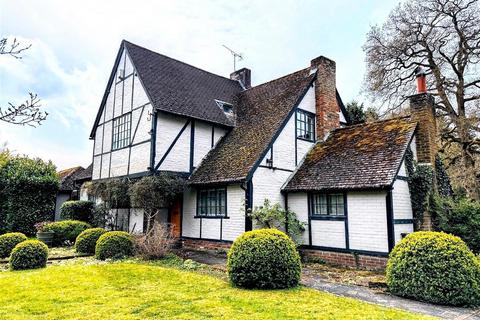 4 bed property, in Green Lane, £1,100,000