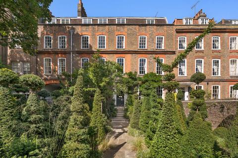 7 bed property, in Clapham Common North Side, £5,950,000