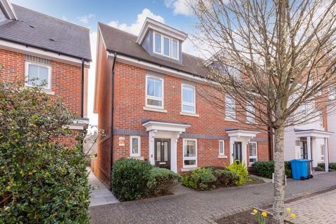 3 bed property, in Raven Drive, £635,000