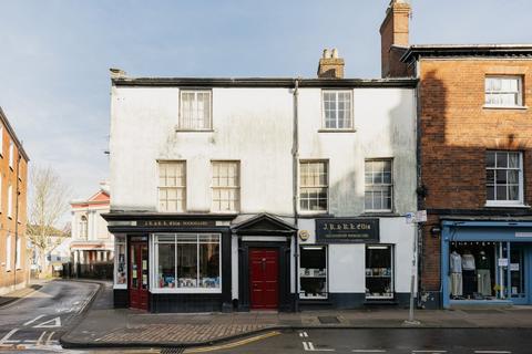 4 bed property, in St Giles Street, £595,000