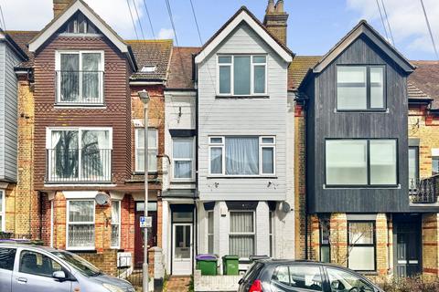 1 bed property, in Martello Road, £70,000