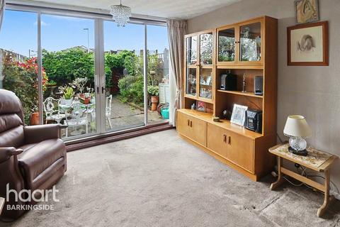 3 bed property, in Haldon Close, £375,000