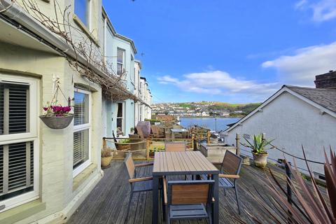 2 bed property, in Kingsley Terrace, £210,000