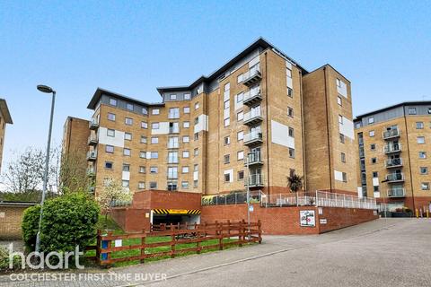 2 bed property, in Ship Wharf, £155,000