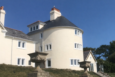2 bed property, in Bay Hill, £395,000