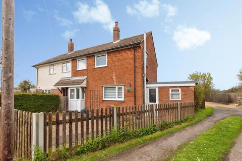 3 bed property, in Newfield Drive, £130,000