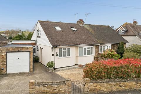 3 bed property, in Stonecroft Avenue, £535,000