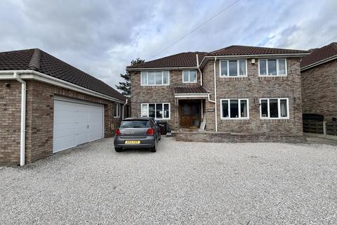 6 bed property, in Bishopdyke Road, £675,000