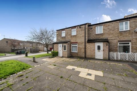 3 bed property, in Crawford Close, £270,000