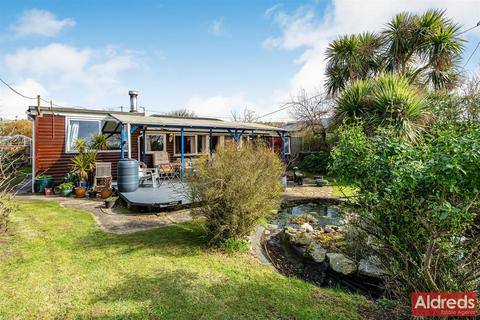 4 bed property, in North Gap, £325,000