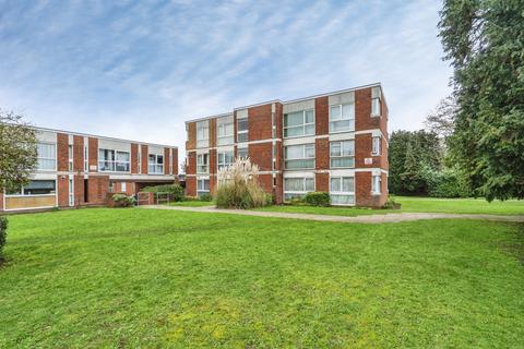 2 bed property, in Brantwood Gardens, £180,000