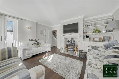 3 bed property, in West End, £589,950