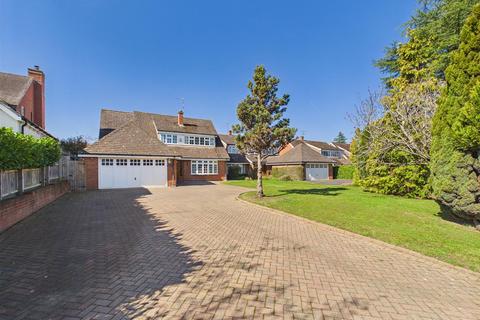 5 bed property, in Long Marston Road, £775,000