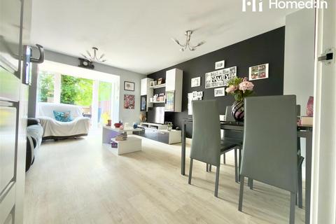 3 bed property, in Martindales, £400,000