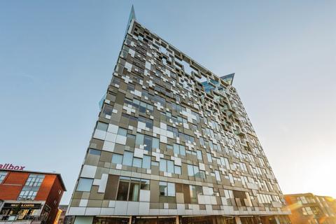 1 bed property, in Wharfside Street, £70,000