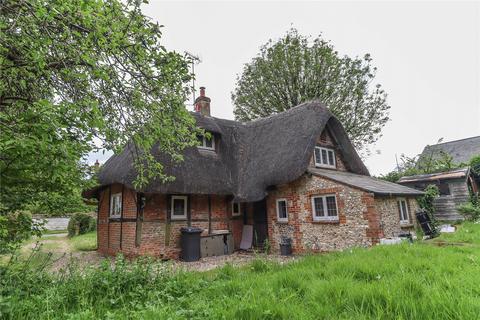 2 bed property, in Vernham Dean, £350,000
