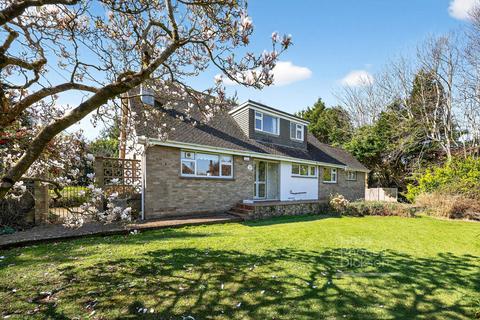 4 bed property, in Recreation Ground Road, £585,000
