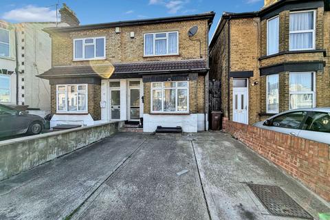 3 bed property, in Napier Road, £300,000