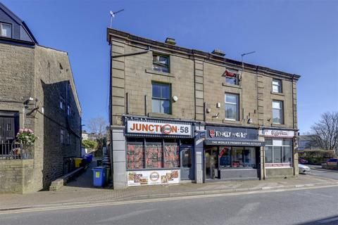 1 bed property, in Deardengate, £125,000