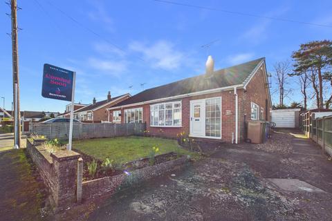2 bed property, in Plantation Drive, £180,000