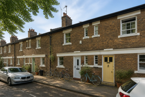 2 bed property, in Hayfield Road, £950,000