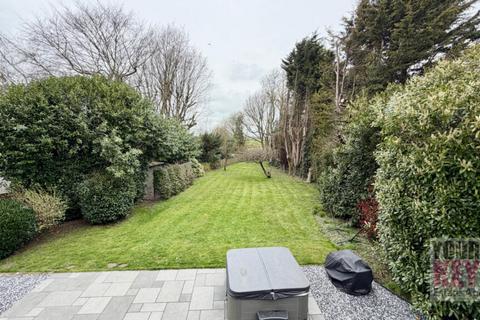 4 bed property, in Stone Street, £1,100,000