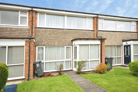 3 bed property, in Coniston Close, £205,000