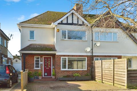 3 bed property, in Bradvue Crescent, £265,000