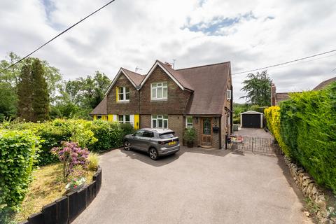 3 bed property, in Rose Cottage, £699,950