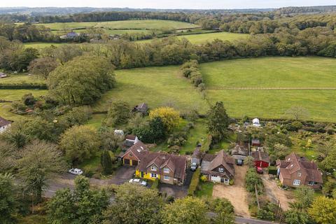 3 bed property, in Rose Cottage, £699,950
