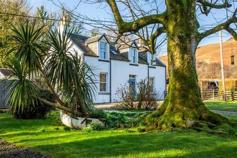 3 bed property, in Dyemill House, £360,000