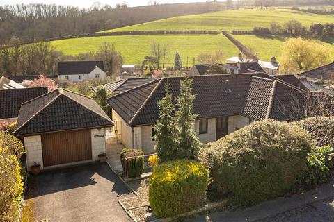 3 bed property, in Kinber Close, £595,000