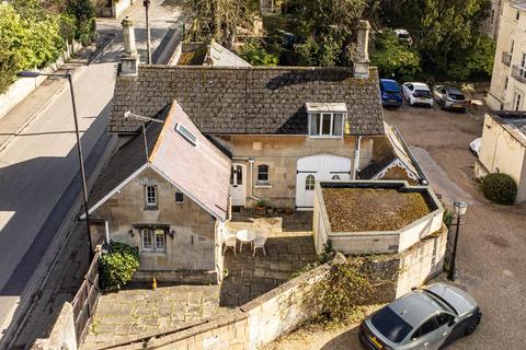 2 bed property, in Weston Road, £500,000