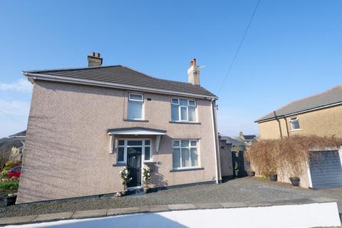 3 bed property, in Eardley Road, £305,000