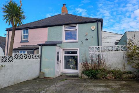 2 bed property, in Mount Wise, £310,000