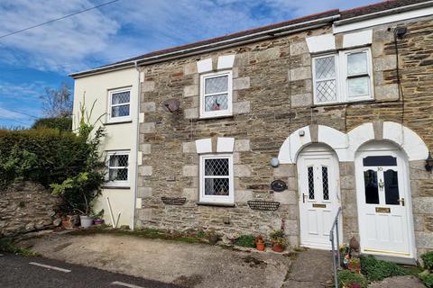 3 bed property, in Nanhayes Row, £280,000